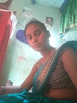 Snapshot of desiwife123coupl chatting on 07/28/26, 01:34 desiwife123coupl online show from 07/28/26, 01:34