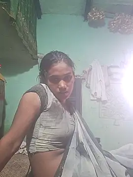 Snapshot of desiwife123coupl chatting on 07/29/26, 01:59 desiwife123coupl online show from 07/29/26, 01:59