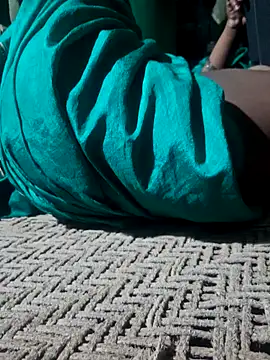 Snapshot of desiwife123coupl chatting on 08/01/26, 04:50 desiwife123coupl online show from 08/01/26, 04:50