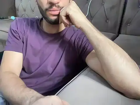 Snapshot of mo7amedos29 chatting on 06/01/26, 04:36 mo7amedos29 online show from 06/01/26, 04:36
