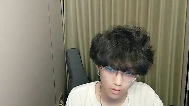Snapshot of wssoo11 chatting on 07/07/26, 03:05 wssoo11 online show from 07/07/26, 03:05
