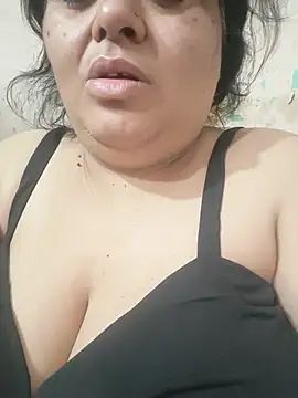 Snapshot of simranjeet_kaur69 chatting on 06/04/26, 11:22 simranjeet kaur69 online show from 06/04/26, 11:22