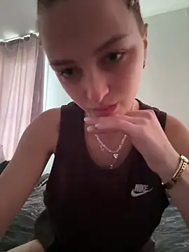 Milkaaaaaaa online show from 06/17/26, 06:16