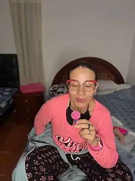 ArielFerrara online show from 06/11/26, 05:05