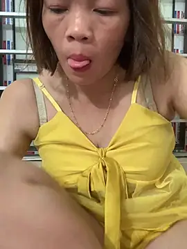 Emlyla online show from 06/11/26, 02:59