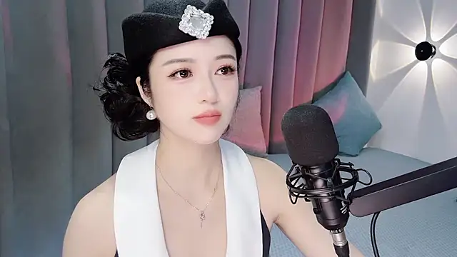 Snapshot of Momo-Wow chatting on 07/07/26, 06:16 Momo-Wow online show from 07/07/26, 06:16