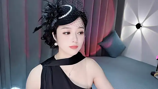 Snapshot of Momo-Wow chatting on 07/16/26, 05:35 Momo-Wow online show from 07/16/26, 05:35