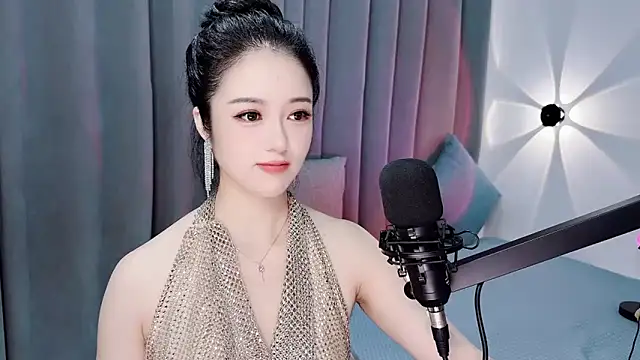 Snapshot of Momo-Wow chatting on 07/19/26, 05:22 Momo-Wow online show from 07/19/26, 05:22
