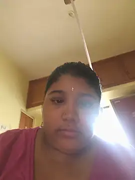 Snapshot of meenaqueen chatting on 06/04/26, 05:35 meenaqueen online show from 06/04/26, 05:35