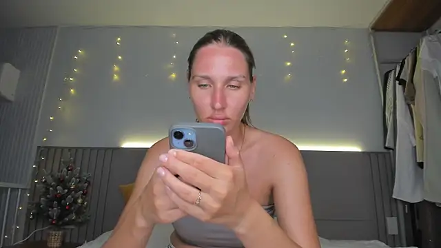 Snapshot of SofiClimbing chatting on 01/18/26, 11:47 SofiClimbing online show from 01/18/26, 11:47