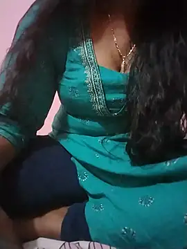 Snapshot of Tamilvalarmathi chatting on 07/11/26, 08:39 Tamilvalarmathi online show from 07/11/26, 08:39