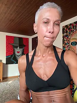 Snapshot of GymQueenCarmen chatting on 07/19/26, 05:11 GymQueenCarmen online show from 07/19/26, 05:11