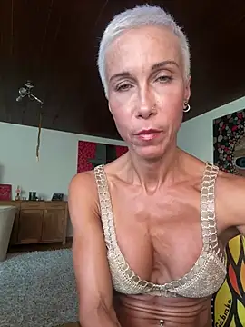 Snapshot of GymQueenCarmen chatting on 07/20/26, 11:23 GymQueenCarmen online show from 07/20/26, 11:23