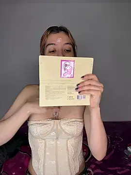 Nana-Komatsu online show from 06/05/26, 04:30