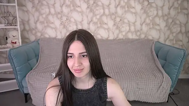 AlesiaDessmond online show from 06/18/26, 07:07