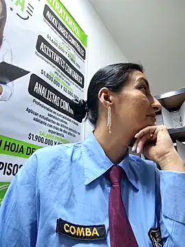 Snapshot of ALEJANDRA__28 chatting on 06/10/26, 12:37 ALEJANDRA 28 online show from 06/10/26, 12:37
