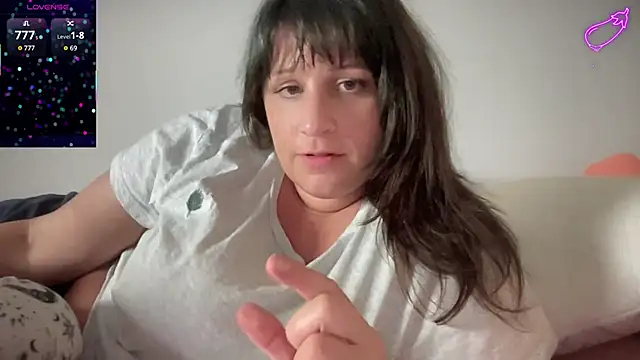 maddiliz online show from 03/23/25, 03:43