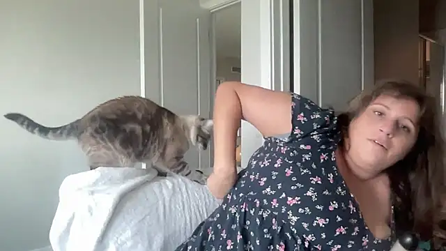 maddiliz online show from 09/23/25, 03:37