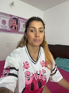 Snapshot of Ariza_a chatting on 07/24/26, 07:23 Ariza a online show from 07/24/26, 07:23