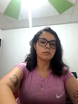 Snapshot of Miss_kittyX chatting on 06/18/26, 11:31 Miss kittyX online show from 06/18/26, 11:31
