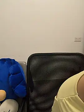QIQI-QIQI-01 online show from 06/27/26, 11:04