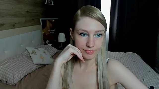 Snapshot of ReginaAmour chatting on 06/07/26, 01:15 ReginaAmour online show from 06/07/26, 01:15