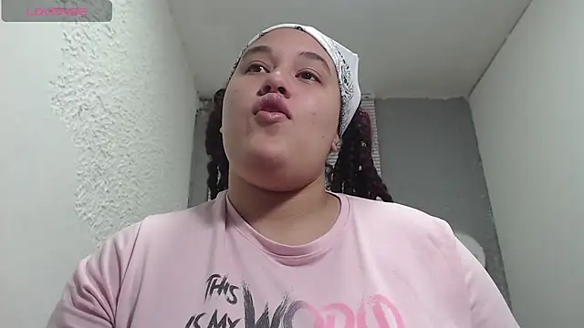 Snapshot of leilasosexy chatting on 07/06/26, 12:57 leilasosexy online show from 07/06/26, 12:57