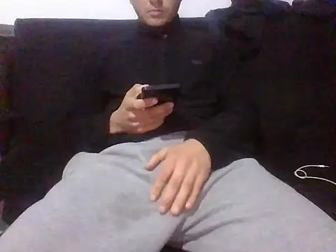 Snapshot of JovenMisterio21 chatting on 07/22/26, 02:47 JovenMisterio21 online show from 07/22/26, 02:47