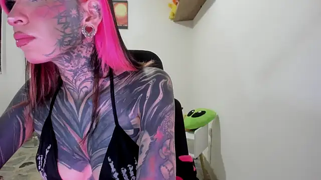 Nickidoll66  online show from 07/05/26, 03:23