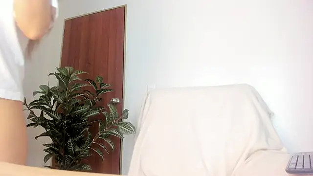 Snapshot of AbbyLancaster chatting on 06/04/26, 06:58 AbbyLancaster online show from 06/04/26, 06:58