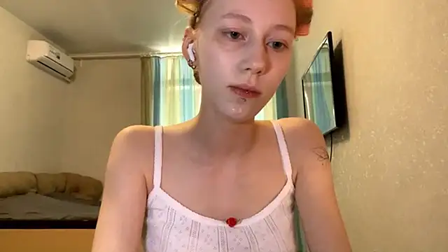 Snapshot of BossedFrog chatting on 07/19/26, 12:53 BossedFrog online show from 07/19/26, 12:53
