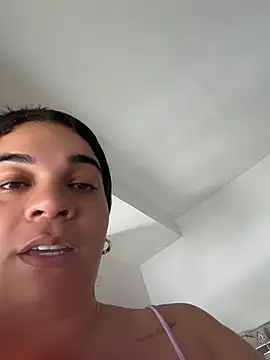 Snapshot of Siri_Luxx chatting on 07/05/26, 02:24 Siri Luxx online show from 07/05/26, 02:24