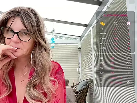Snapshot of DirtyMarie80 chatting on 06/18/26, 05:30 DirtyMarie80 online show from 06/18/26, 05:30