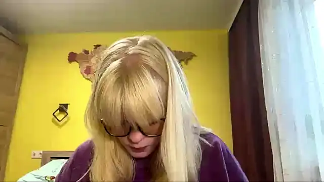 LeslyKelly online show from 06/04/26, 04:02