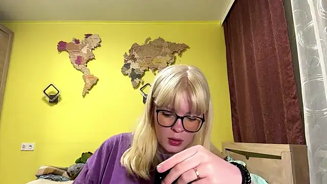 LeslyKelly online show from 06/08/26, 07:03