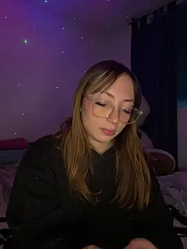 Snapshot of Caamii_ chatting on 07/22/26, 05:32 Caamii online show from 07/22/26, 05:32