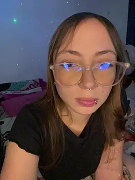 Snapshot of Caamii_ chatting on 08/08/26, 03:52 Caamii online show from 08/08/26, 03:52