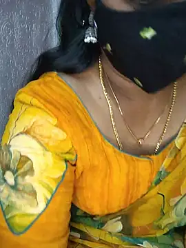 Snapshot of Nithya_ chatting on 06/05/26, 05:47 Nithya online show from 06/05/26, 05:47