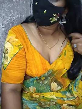 Snapshot of Nithya_ chatting on 06/05/26, 06:52 Nithya online show from 06/05/26, 06:52