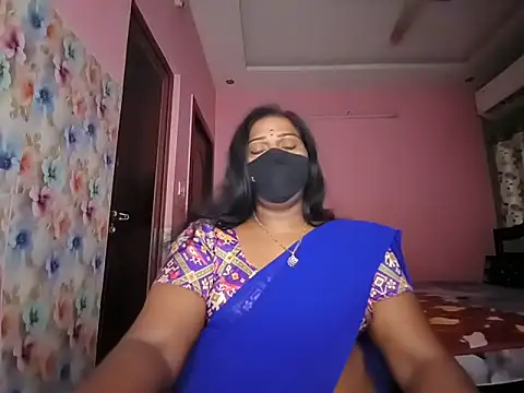 Snapshot of Meenakshy chatting on 06/23/26, 05:16 Meenakshy online show from 06/23/26, 05:16