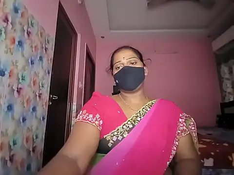 Snapshot of Meenakshy chatting on 06/24/26, 04:55 Meenakshy online show from 06/24/26, 04:55