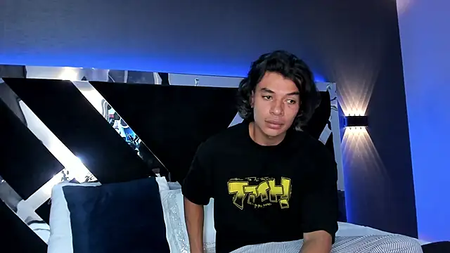 LycanMushu online show from 06/06/26, 03:00