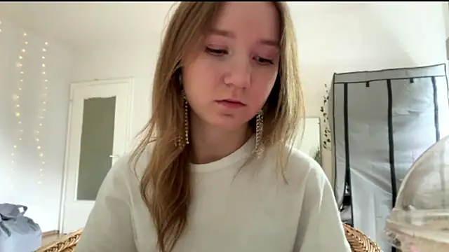 smalllisa online show from 06/05/26, 03:07