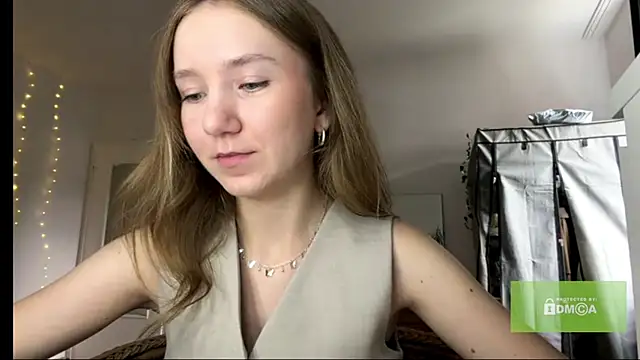 smalllisa online show from 07/18/26, 04:44