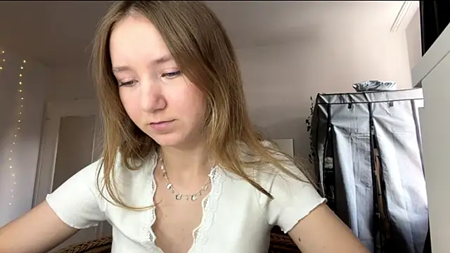 smalllisa online show from 07/19/26, 04:44