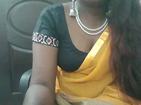 Snapshot of tamil-priyaaa chatting on 06/17/26, 04:41 tamil-priyaaa online show from 06/17/26, 04:41