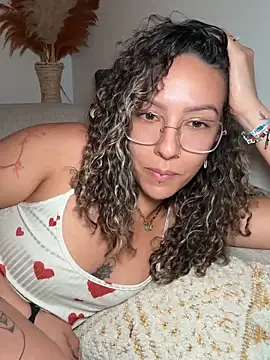 leana bgeee online show from 06/03/26, 11:21