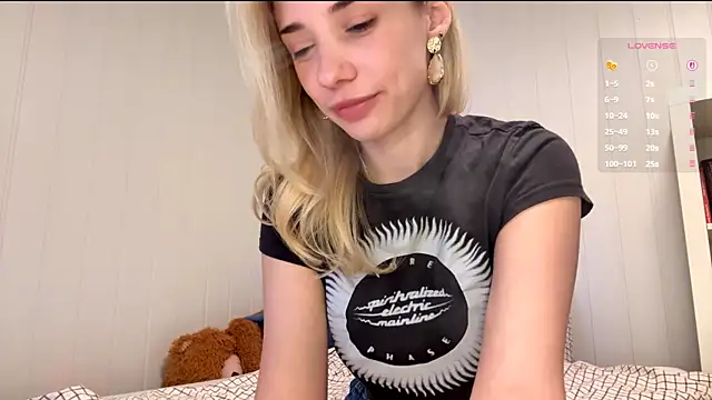 Snapshot of OlyMayer chatting on 07/14/26, 09:14 OlyMayer online show from 07/14/26, 09:14