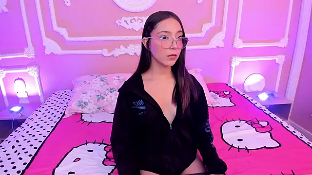 Snapshot of NinaSinclair chatting on 06/08/26, 11:21 NinaSinclair online show from 06/08/26, 11:21