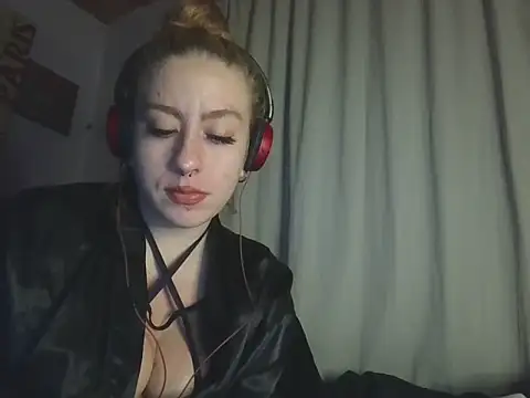DollPhanie online show from 06/07/26, 02:27